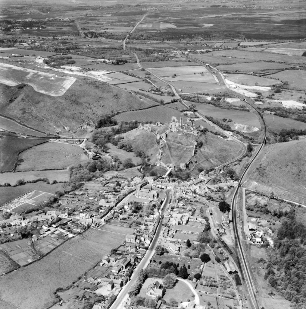 Corfe castle on 4th May 1953