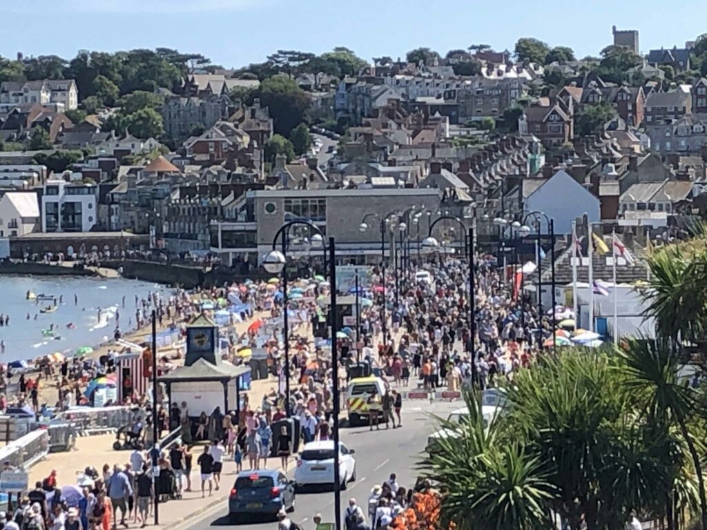 Crowds on beach at Swanage Carnival 2022