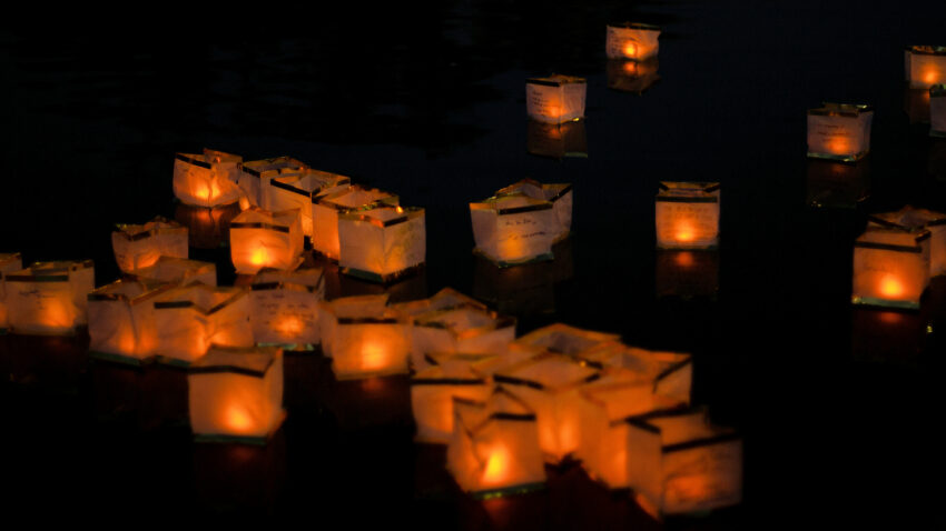 Swanage beach will be lit up by a thousand candles