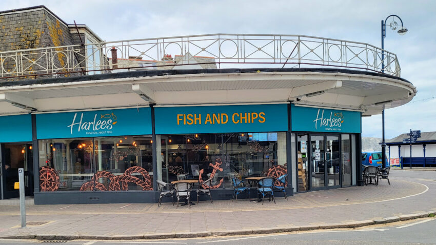 Harlees fish and chip shops in Swanage have won a national award for their fish and chip experience