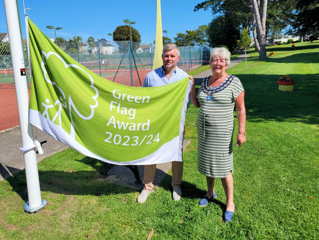 Swanage Town Mayor Tina Foster proudly raised the Green Flag award up a new flagpole