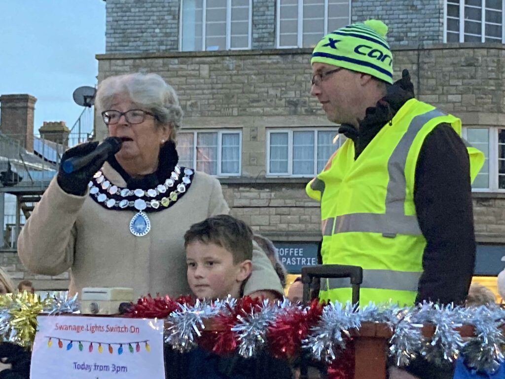 Christmas lights switch on 2023